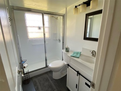 CORNER UNIT! VERY BRIGHT ! FIRST FLOOR,! QUIET AREA OF THE - photo 11