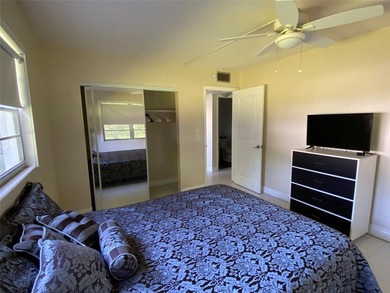CORNER UNIT! VERY BRIGHT ! FIRST FLOOR,! QUIET AREA OF THE - photo 13