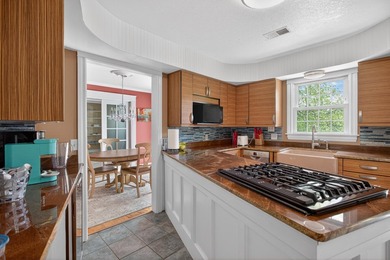 Spacious and beautifully maintained 4-bedroom, 4-bath home - photo 15