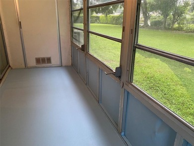 CORNER UNIT! VERY BRIGHT ! FIRST FLOOR,! QUIET AREA OF THE - photo 17