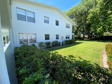 CORNER UNIT! VERY BRIGHT ! FIRST FLOOR,! QUIET AREA OF THE - photo 19