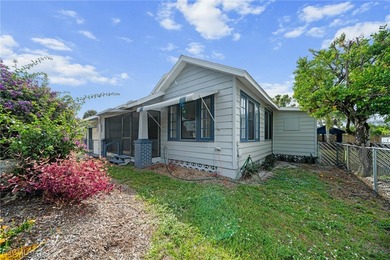 Caloosahatchee River Home For Sale in Fort Myers Florida