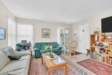 Welcome to 7 Elm Ct in Pheasant Run, a desirable 55+ active - photo 7