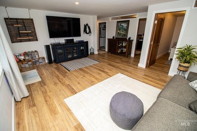 Discover the ideal North Idaho homestead on 40+ fully fenced - photo 32