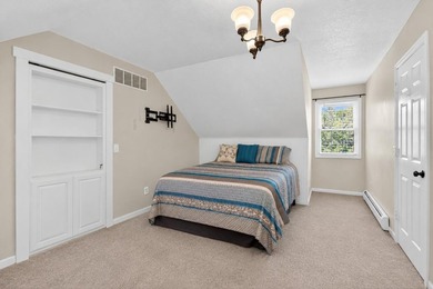 Spacious and beautifully maintained 4-bedroom, 4-bath home - photo 42