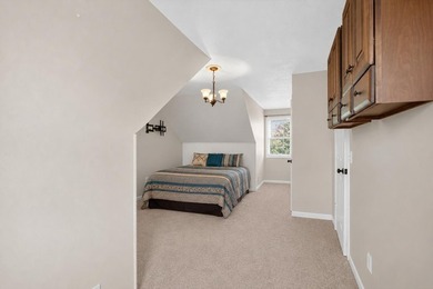 Spacious and beautifully maintained 4-bedroom, 4-bath home - photo 44