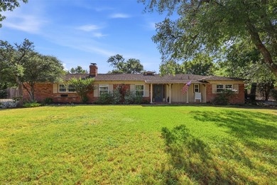 Beautiful 3-bedroom, 2-bath home featuring terracotta tile - photo 1