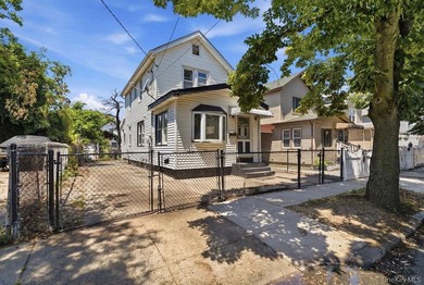 Single Family Home on a 3,000 sq ft lot with Private Driveway - photo 2