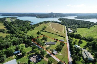 Looking for a home with a beautiful lake view? This inviting - photo 3
