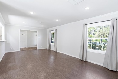 Beautiful 3-bedroom, 2-bath home featuring terracotta tile - photo 5