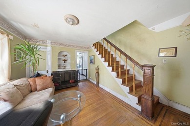 Single Family Home on a 3,000 sq ft lot with Private Driveway - photo 6