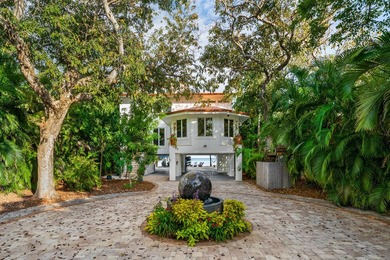 Enter the bougainvillea-lined gates of Casa Feliz, a private - photo 9