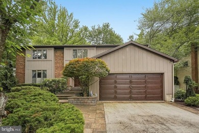 Welcome to 21 Teak Court & A One-of-a-Kind Retreat in Ridings of - photo 1