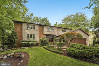 Welcome to 21 Teak Court & A One-of-a-Kind Retreat in Ridings of - photo 2