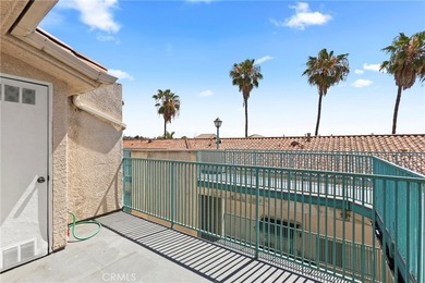Welcome to this bright and inviting top-floor condominium in one - photo 2