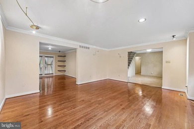 Welcome to 21 Teak Court & A One-of-a-Kind Retreat in Ridings of - photo 10
