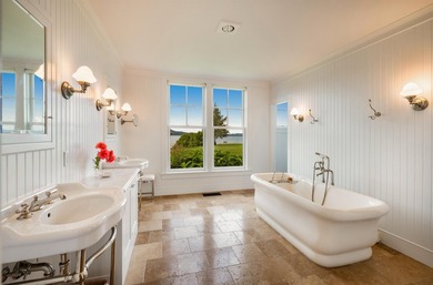 On a secluded headland offering ultimate privacy with 14.7 - photo 23