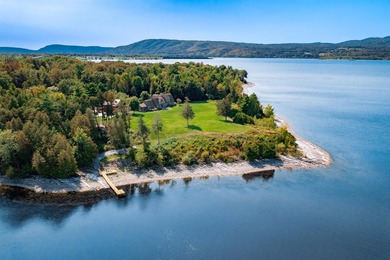 On a secluded headland offering ultimate privacy with 14.7 - photo 45