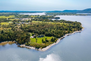 On a secluded headland offering ultimate privacy with 14.7 - photo 46