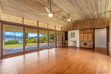 NEW LISTING!! This truly exceptional waterfront estate on - photo 11
