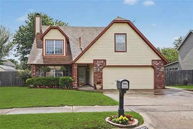 Beautiful 5-bedroom, 3.5-bath home offering space, flexibility - photo 1