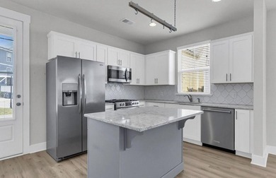 Don't miss this fantastic opportunity to own this stunning home - photo 14