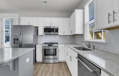 Don't miss this fantastic opportunity to own this stunning home - photo 15