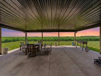 Tucked behind a grove of mature trees, this 4-bedroom - photo 8