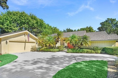 Charming 3BR, 2BA, 2CG +cart home is perfectly situated on a - photo 3