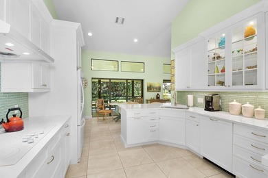 Charming 3BR, 2BA, 2CG +cart home is perfectly situated on a - photo 8