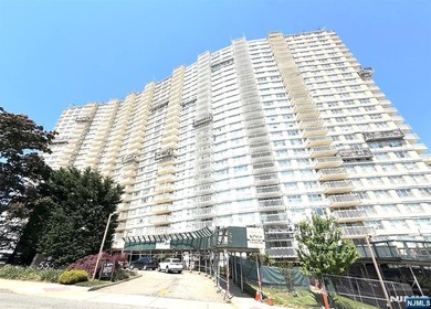 Welcome to the Mediterranean West Buildinge see this spacious 2 - photo 2