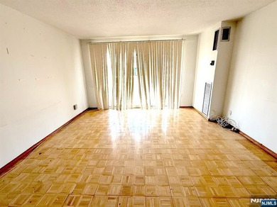 Welcome to the Mediterranean West Buildinge see this spacious 2 - photo 4