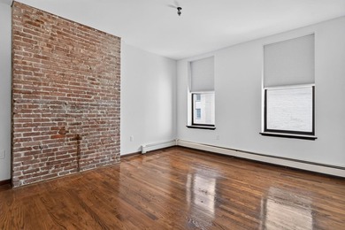 Contemporary 2 Bedroom 1 Bath apartment with private terrace and - photo 11