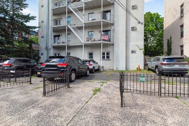 Contemporary 2 Bedroom 1 Bath apartment with private terrace and - photo 14