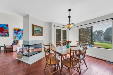 Golf Course View! Beautifully updated three-level Kensington - photo 17