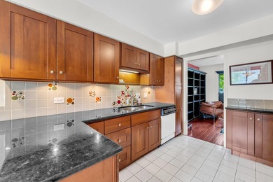 Golf Course View! Beautifully updated three-level Kensington - photo 18