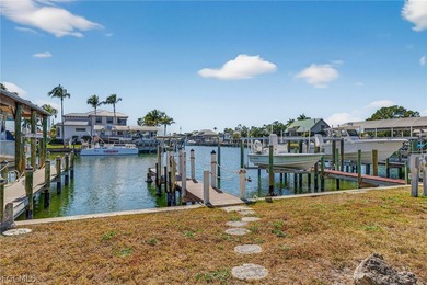 Turnkey furnished Gulf-access pool home with 3 bedrooms plus a - photo 4