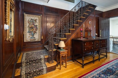 Stunning 3 Bedroom, 3 Bathroom Tudor nestled in the heart of - photo 5
