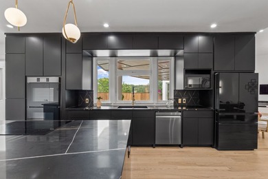 PREPARE TO BE AWED. Contemporary Bauhaus Designed One-Story - photo 17