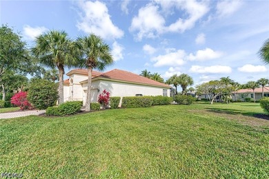 This 2-bedroom plus den, 2-bath lakefront house has been freshly - photo 2