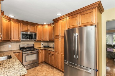 Welcome to this beautifully maintained & updated property in - photo 3