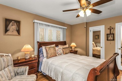 Welcome to this beautifully maintained & updated property in - photo 9