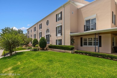 St. Johns River Condo Sale Pending in Jacksonville Florida