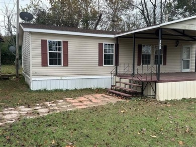 LARGE DOUBLE-WIDE HOME ON NEARLY HALF AN ACRE AND LESS THAN A - photo 5