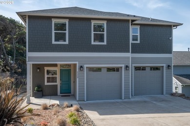Luxury that inspires in the coveted Roads End neighborhood - photo 1