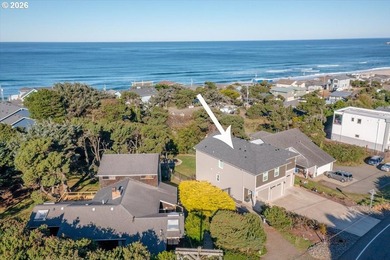 Luxury that inspires in the coveted Roads End neighborhood - photo 4