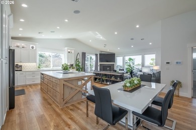 Luxury that inspires in the coveted Roads End neighborhood - photo 7