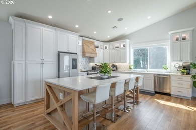 Luxury that inspires in the coveted Roads End neighborhood - photo 9