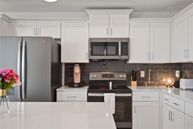 *BACK ON THE MARKET DUE TO BUYER FINANCING FALLING THROUGH* - photo 13