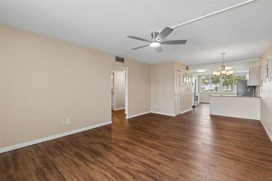Welcome to Winston Park, one of St. Petersburg's desirable 55+ - photo 8